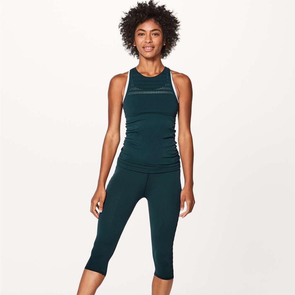 Lululemon Lululemon Reveal Tank (Stripes)